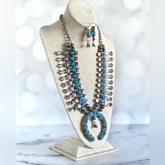 Western Boho Necklace and Earrings Set - Picture 4 of 9